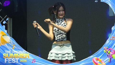 မနှစ်ကတွေ့တော့လည်းလာပြီဒီအဝတ်အစားနဲ့